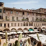 公寓 Residenza Buglioni Piazza Erbe 维罗纳