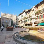 Апартаменты Residenza Buglioni Piazza Erbe Верона
