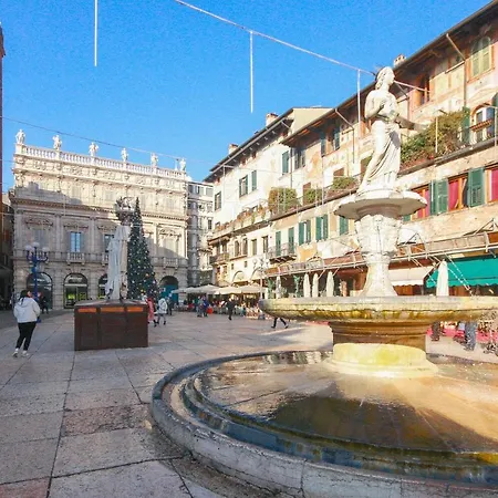 アパート Residenza Buglioni Piazza Erbe ヴェローナ